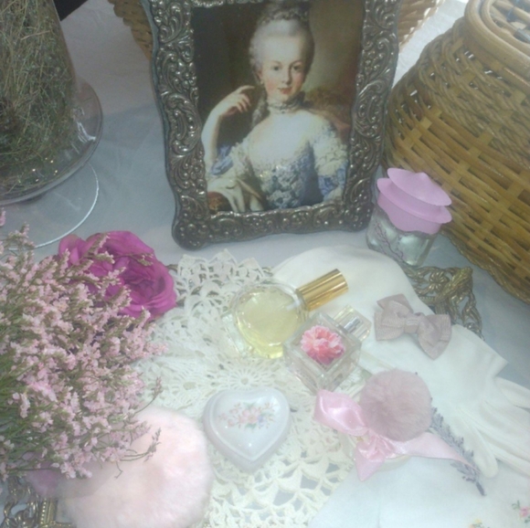 Vintage cottagecore trinket box - Picture 1 of 5